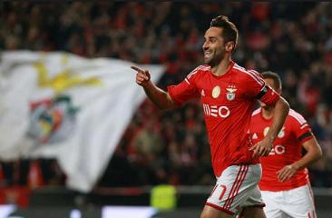 Jonas and Quaresma keep Benfica and Porto purring
