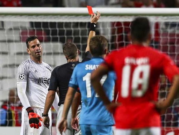 Ten-man Benfica beaten by Zenit