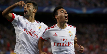 Benfica undone in Istanbul but keep top spot