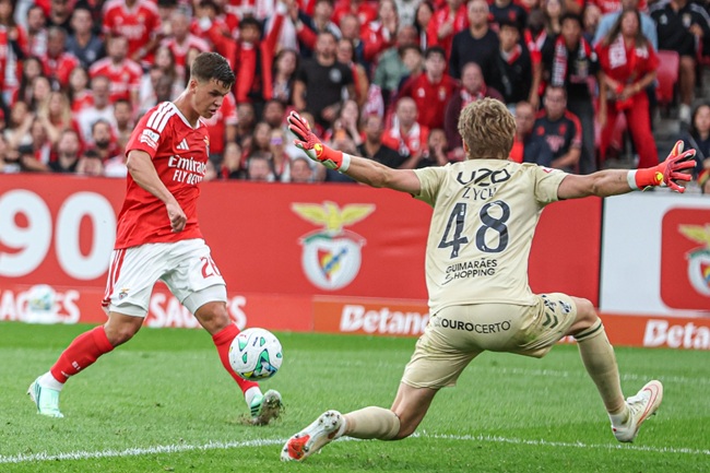 Benfica 2-0 Vitória: Samuel Dahl shines as Eagles reclaim second place with routine win