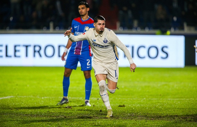 Borja Sainz strikes twice as Porto beat Alverca 3-0; Pavlidis penalty gives Benfica 1-0 win over Famalicão
