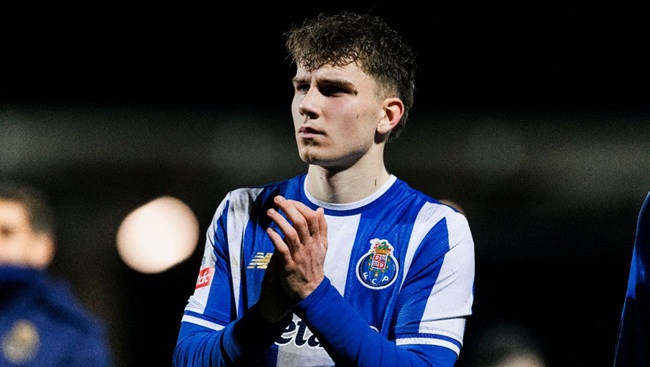 Pietuszewski stars again as Porto beat Moreirense 3-0 to go seven points clear at the top of the Primeira Liga