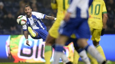 Quaresma special graces Porto thrashing of Paços