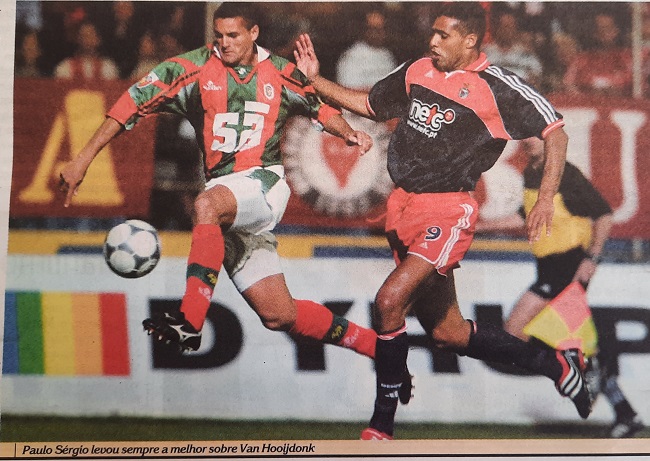 Dutch striker Pierre Van Hooijdonk was well marshalled by the Marítimo defence