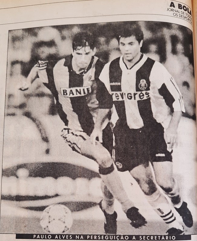 Carlos Secretário and Paulo Alves fight for the ball. The former would go on to play for Real Madrid, the latter for Sporting