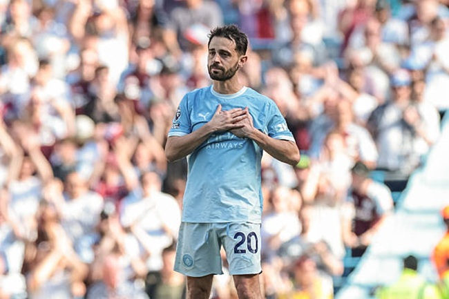 Bernardo given emotional guard of honour on City farewell – watch the video here 