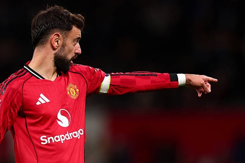 Bruno Fernandes and the art of not touching the ball