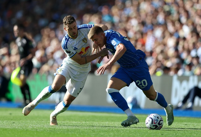 Costinha gets the better of Leeds United’s Gabriel Gudmundsson. (Photo: Luke Walker/Getty Images)