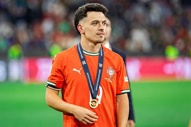 Pedro Gonçalves hoping to emulate Rui Costa after Fiorentina move 