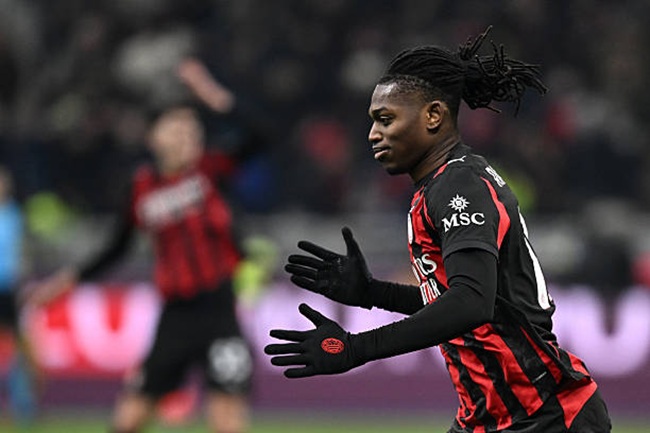 Rafael Leão scores another important goal to earn Milan draw with Genoa [video]