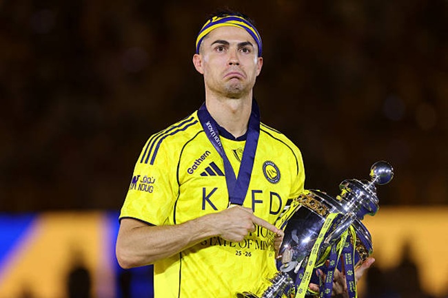 Cristiano Ronaldo scores twice as Al Nassr clinch Saudi title, Jesus confirms departure [video]