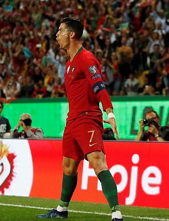 Com gol de CR7, Portugal vira sobre Luxemburgo nas Eliminatórias