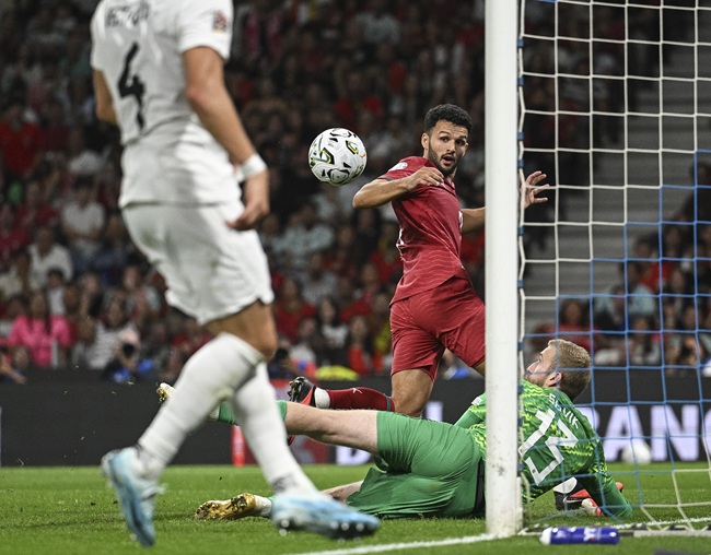 Gonçalo Ramos scores Portugal’s match winner against Norway. (Photo: Octavio Passos/Getty Images)