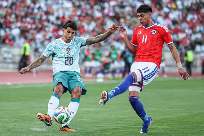 João Cancelo was one of only two Portugal players who completed the 90 minutes against Chile 