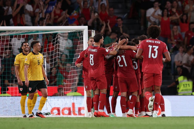 Portugal celebrate João Félix's goal (Carlos Rodrigues/Getty Images)