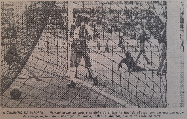 Porto took an early lead after a mix-up in the Torreense defence