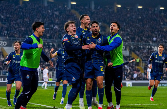 Porto win 1-0 in Guimarães to take another step towards the Primeira Liga title