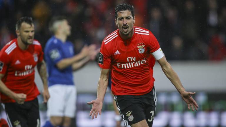 Benfica And Fc Porto Neck And Neck At The Top As Sporting Tighten Grip On Third